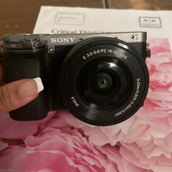 Sony Alpha 6000 Digital Camera - Picture 7 of 9